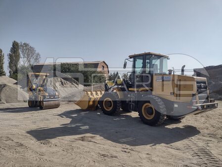 Ввод в эксплуатацию фронтального погрузчика XCMG LW330RU и мини-катка XCMG XD120VT - 5