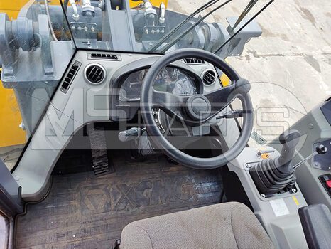 Фото: Крупногабаритный фронтальный погрузчик Фронтальный погрузчик XCMG LW300KN