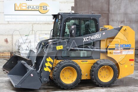 Фото: Мини-погрузчик Мини-погрузчик XCMG XC740RU