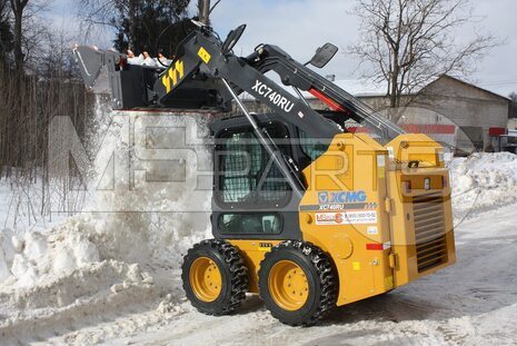Фото: Мини-погрузчик Мини-погрузчик XCMG XC740RU