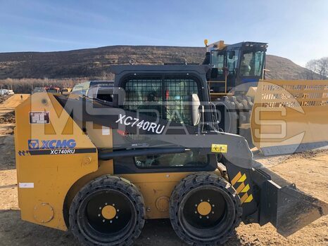 Фото: Мини-погрузчик Мини-погрузчик XCMG XC740RU