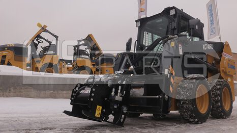 Фото: Мини-погрузчик Мини-погрузчик XCMG XC740RU