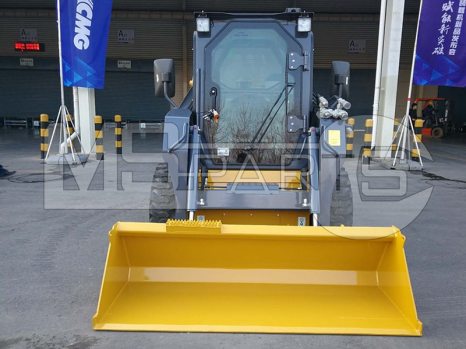 Фото: Мини-погрузчик Мини-погрузчик XCMG XC750K