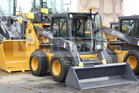 Фото: Мини-погрузчик Мини-погрузчик XCMG XC770RU