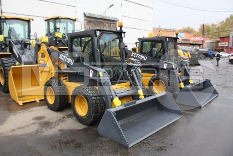 Фото: Мини-погрузчик Мини-погрузчик XCMG XC770RU
