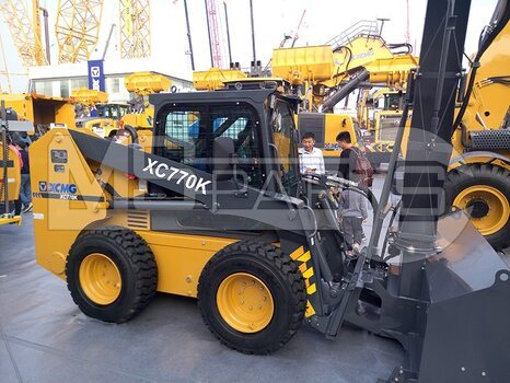 Фото: Мини-погрузчик Мини-погрузчик XCMG XC770RU