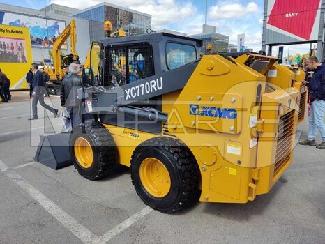 Фото: Мини-погрузчик Мини-погрузчик XCMG XC770RU