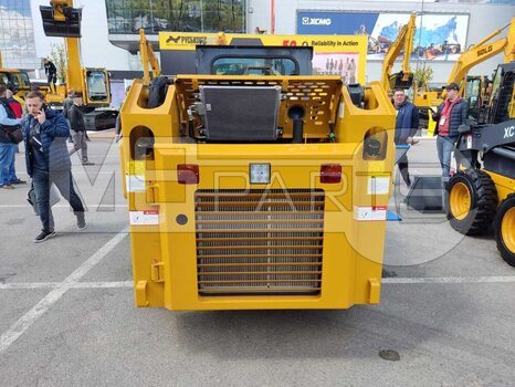 Фото: Мини-погрузчик Мини-погрузчик XCMG XC770RU