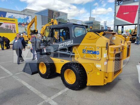 Фото: Мини-погрузчик Мини-погрузчик XCMG XC770RU