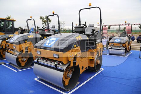 Фото: Каток XCMG XMR403