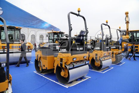 Фото: Каток XCMG XMR403