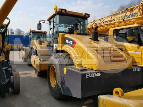 Фото: Каток грунтовый XCMG XS123