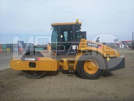 Фото: Каток грунтовый XCMG XS123
