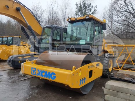 Фото: Каток грунтовый XCMG XS163J