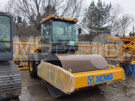Фото: Каток грунтовый XCMG XS163J