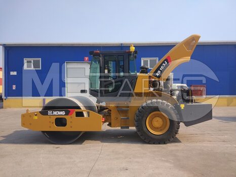 Фото: Каток грунтовый XCMG XS163J