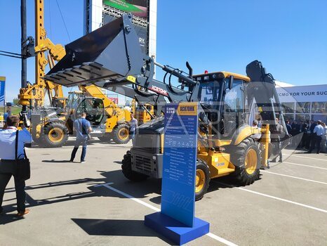 Фото: Экскаватор-погрузчик Экскаватор-погрузчик XCMG XC870