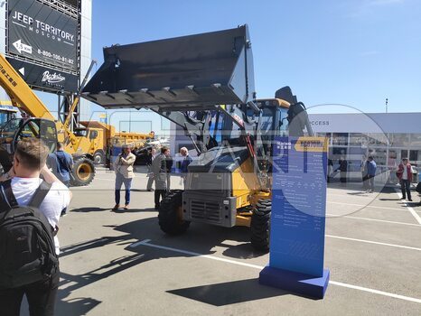 Фото: Экскаватор-погрузчик Экскаватор-погрузчик XCMG XC870