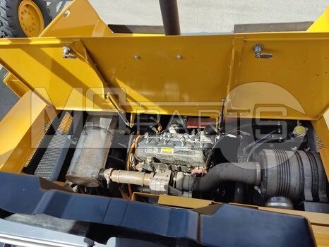 Фото: Автогрейдер XCMG GR1605
