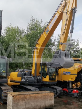 Фото: Гусеничный экскаватор XCMG XE215C Perkins