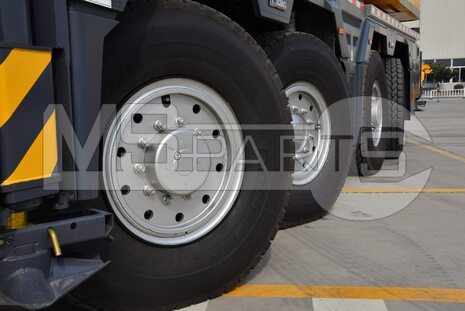 Фото: Вседорожный автокран XCMG XCA100