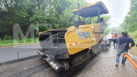 Фото: Асфальтоукладчик XCMG RP603