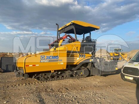 Фото: Асфальтоукладчик XCMG RP603
