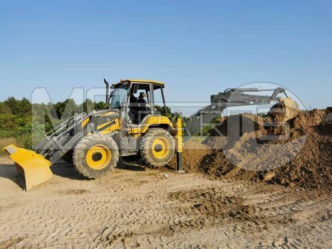 Фото: Экскаватор-погрузчик Экскаватор-погрузчик XCMG XC8-S3570