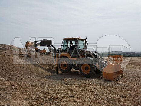 Фото: Экскаватор-погрузчик Экскаватор-погрузчик XCMG XC8-S3570