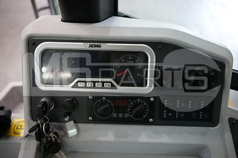 Фото: Экскаватор-погрузчик Экскаватор-погрузчик XCMG XC8-S3570