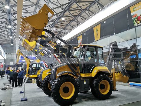 Фото: Экскаватор-погрузчик Экскаватор-погрузчик XCMG XC8-S3570
