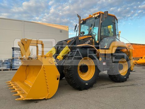 Фото: Экскаватор-погрузчик Экскаватор-погрузчик XCMG XC8-S3570