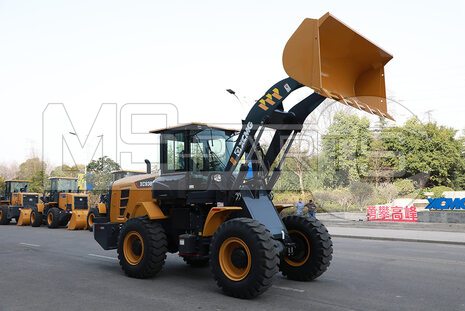 Фото: Крупногабаритный фронтальный погрузчик Фронтальный погрузчик XCMG XC938