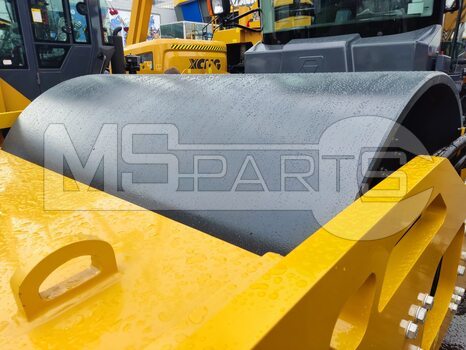 Фото: Каток грунтовый XCMG XS185S
