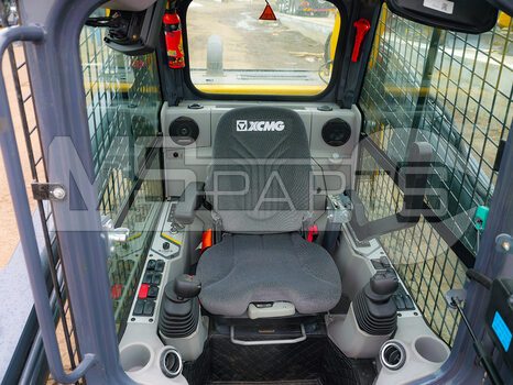 Фото: Мини-погрузчик Мини-погрузчик XCMG SV790RU
