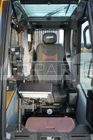 Фото: Вседорожный автокран XCMG XCA200G7-1S