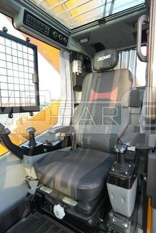 Фото: Вседорожный автокран XCMG XCA200G7-1S