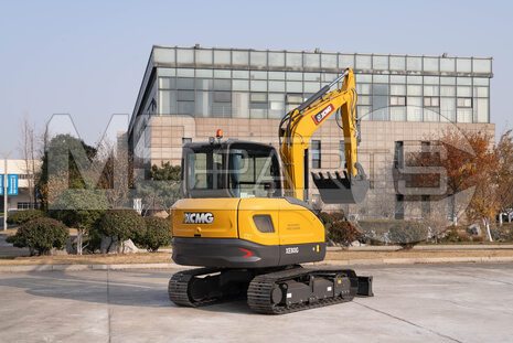 Фото: Мини-экскаватор XCMG XE60G