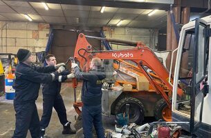 Ремонт мини-экскаватора Kubota KX61-3 - 1