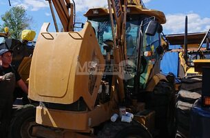 Первое ТО на экскаватор-погрузчик RUNMAX SE440 - 3