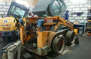 Ремонт мини-погрузчика Mustang V2700 - 2
