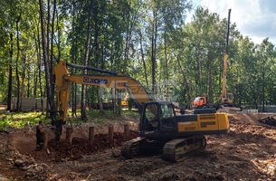 Гусеничный экскаватор XCMG XE335C отгружен в Москве - 1