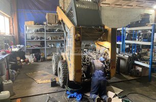Капитальный ремонт двигателя YANMAR 4TNV98T на мини-погрузчике MUSTANG 2086 - 1