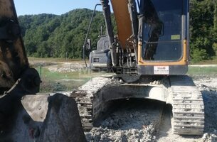 Техническое обслуживание гусеничного экскаватора XCMG XE225DN - 1