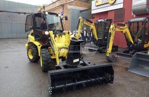 Новая партия погрузчиков Yanmar V8 уже на складе - 2