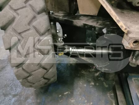 Замена рулевых тяг на вилочном погрузчике Mitsubishi - 2