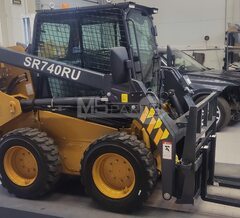 Техническое обслуживание 50 м/ч мини-погрузчика SR740RU
