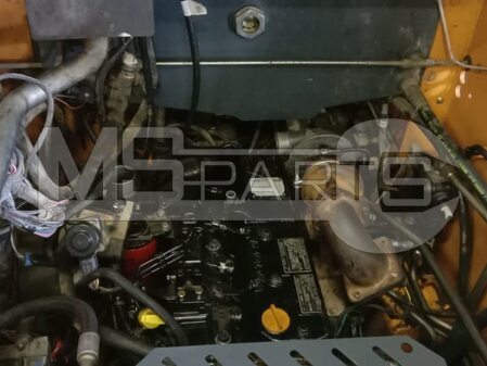 Замена прокладки ГБЦ двигателя Yanmar 4TNV98 на Mustang 3300V - 1