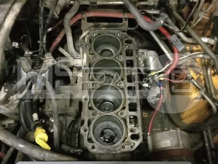 Замена прокладки ГБЦ двигателя Yanmar 4TNV98 на Mustang 3300V - 9