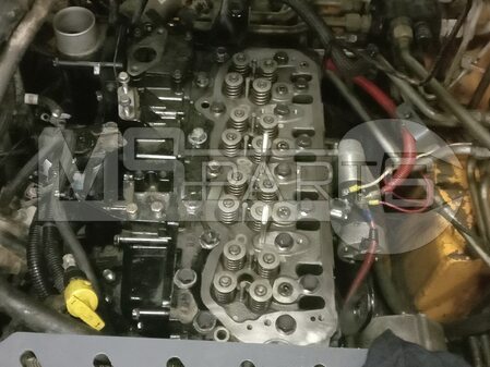 Замена прокладки ГБЦ двигателя Yanmar 4TNV98 на Mustang 3300V - 10